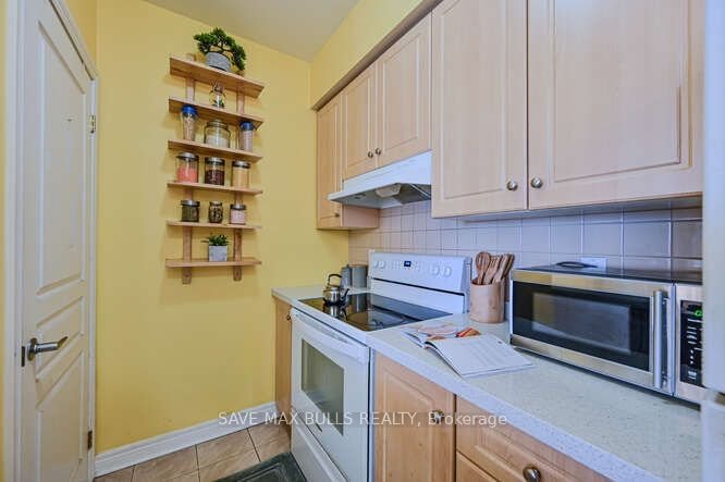 1415 Lawrence Ave W, unit 519 for sale - image #15
