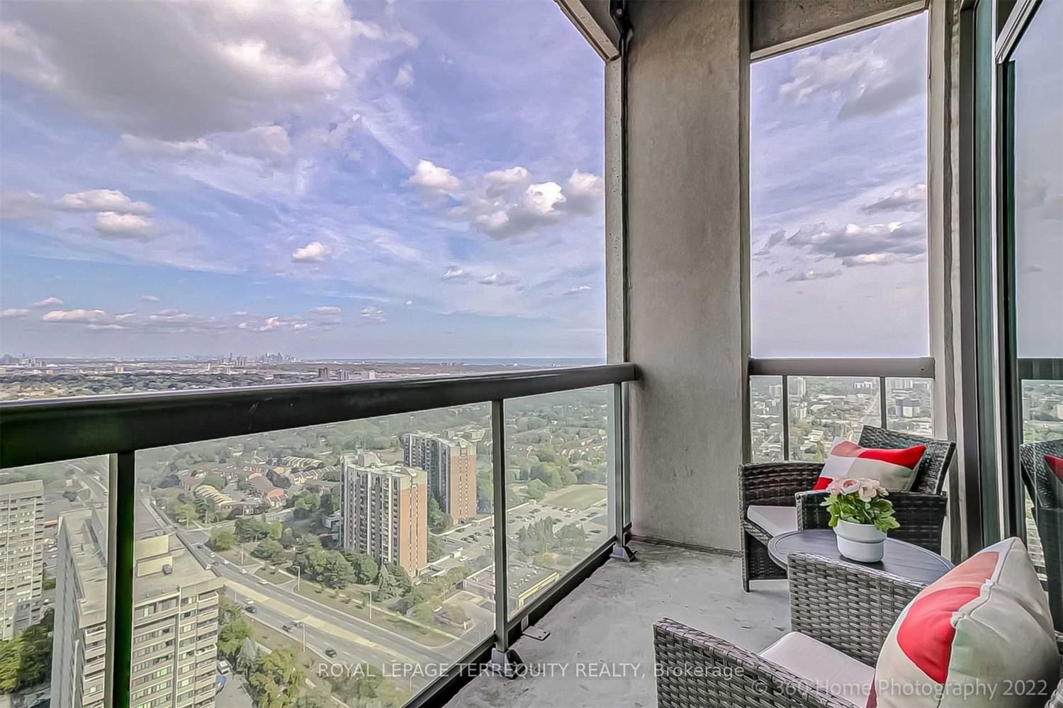 3504 Hurontario St, unit 3801 for rent - image #18