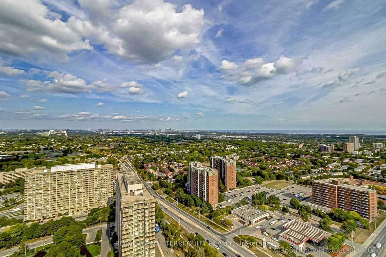3504 Hurontario St, unit 3801 for rent - image #19