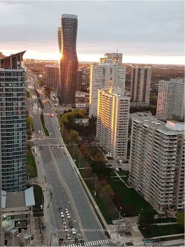3504 Hurontario St, unit 3801 for rent - image #22