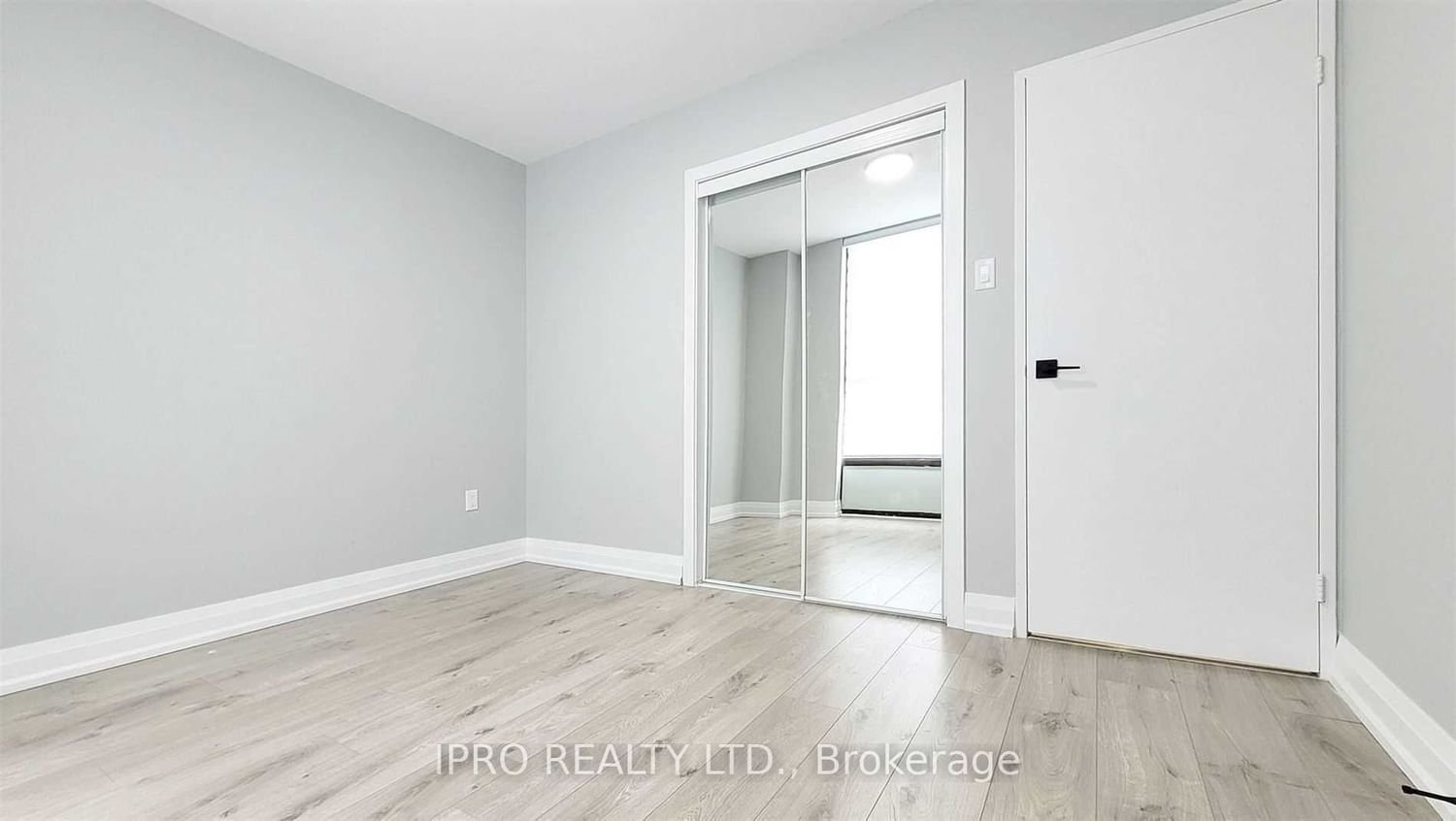 3170 Kirwin Ave, unit 102 for sale - image #14