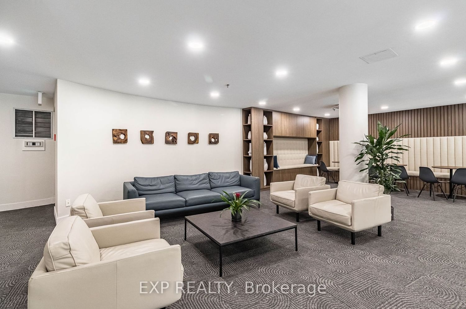 24 Southport St, unit 452 for sale - image #30