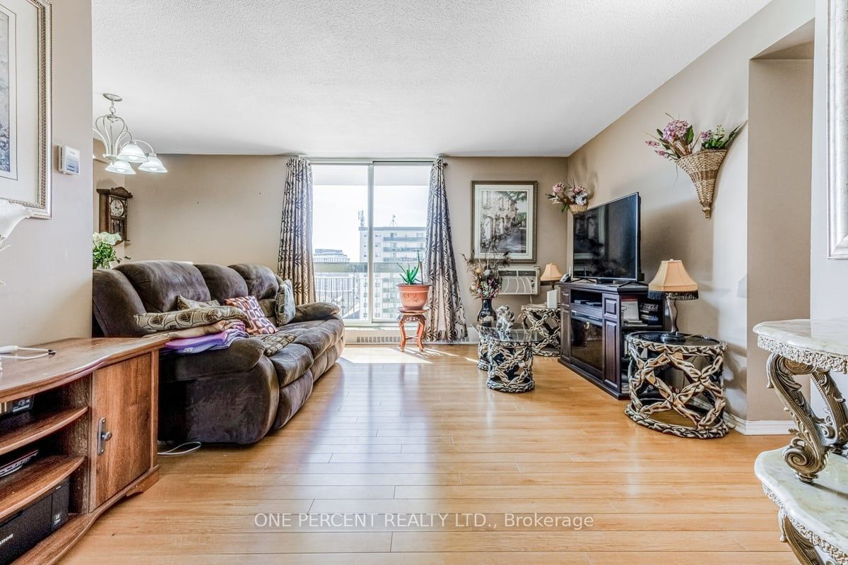 1100 Caven St, unit #1110 for sale - image #5