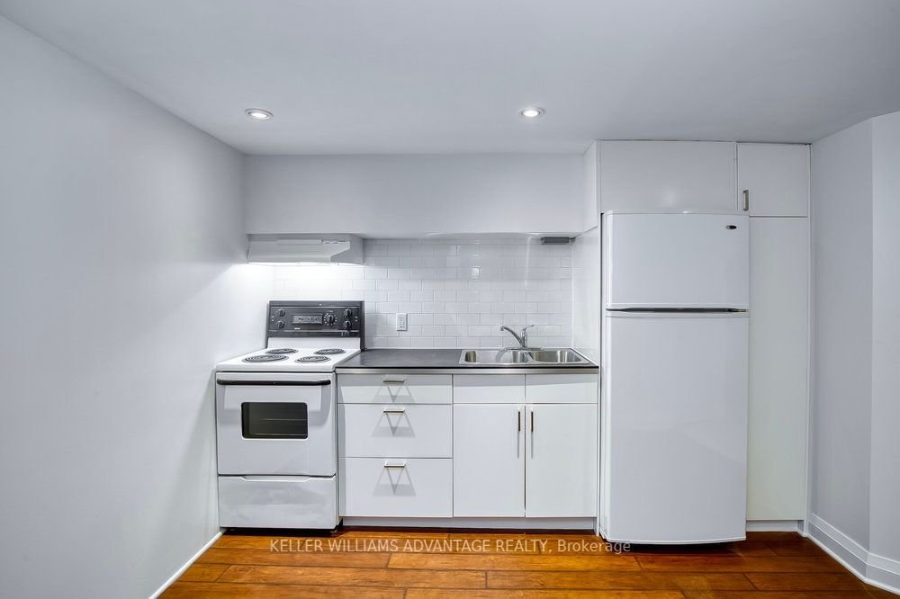 325 Perth Ave, unit lower for rent - image #11