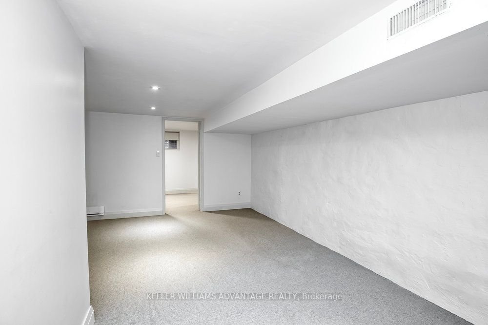 325 Perth Ave, unit lower for rent - image #17