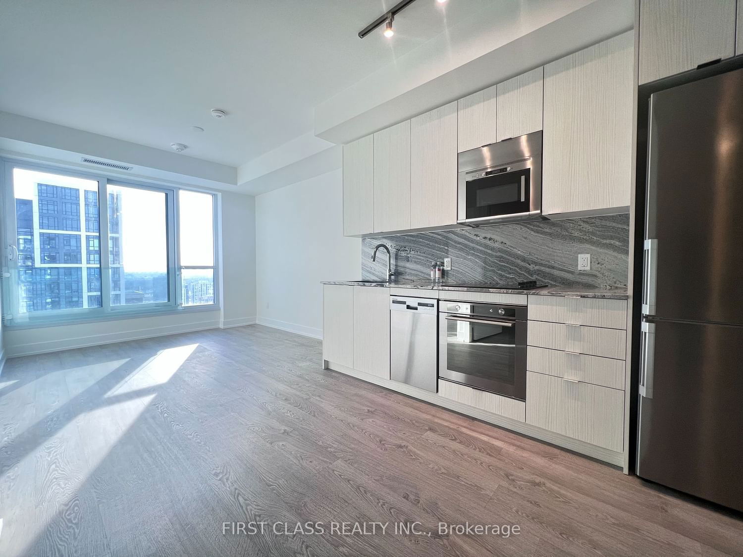 5 Mabelle Ave, unit 3332 for rent - image #8