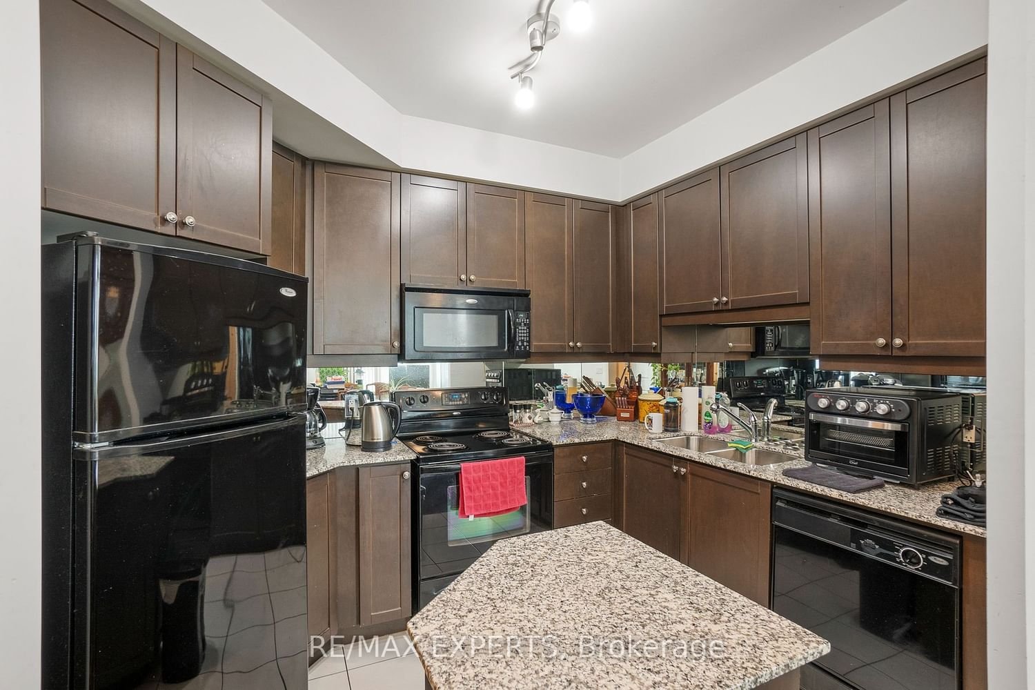90 Absolute Ave, unit 1706 for sale - image #8