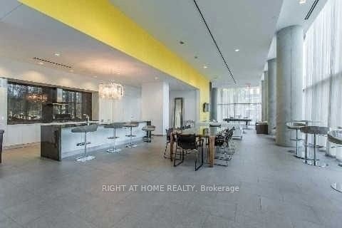 105 The Queens Way W, unit 416 for sale - image #14