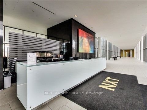 105 The Queens Way W, unit 416 for sale - image #17