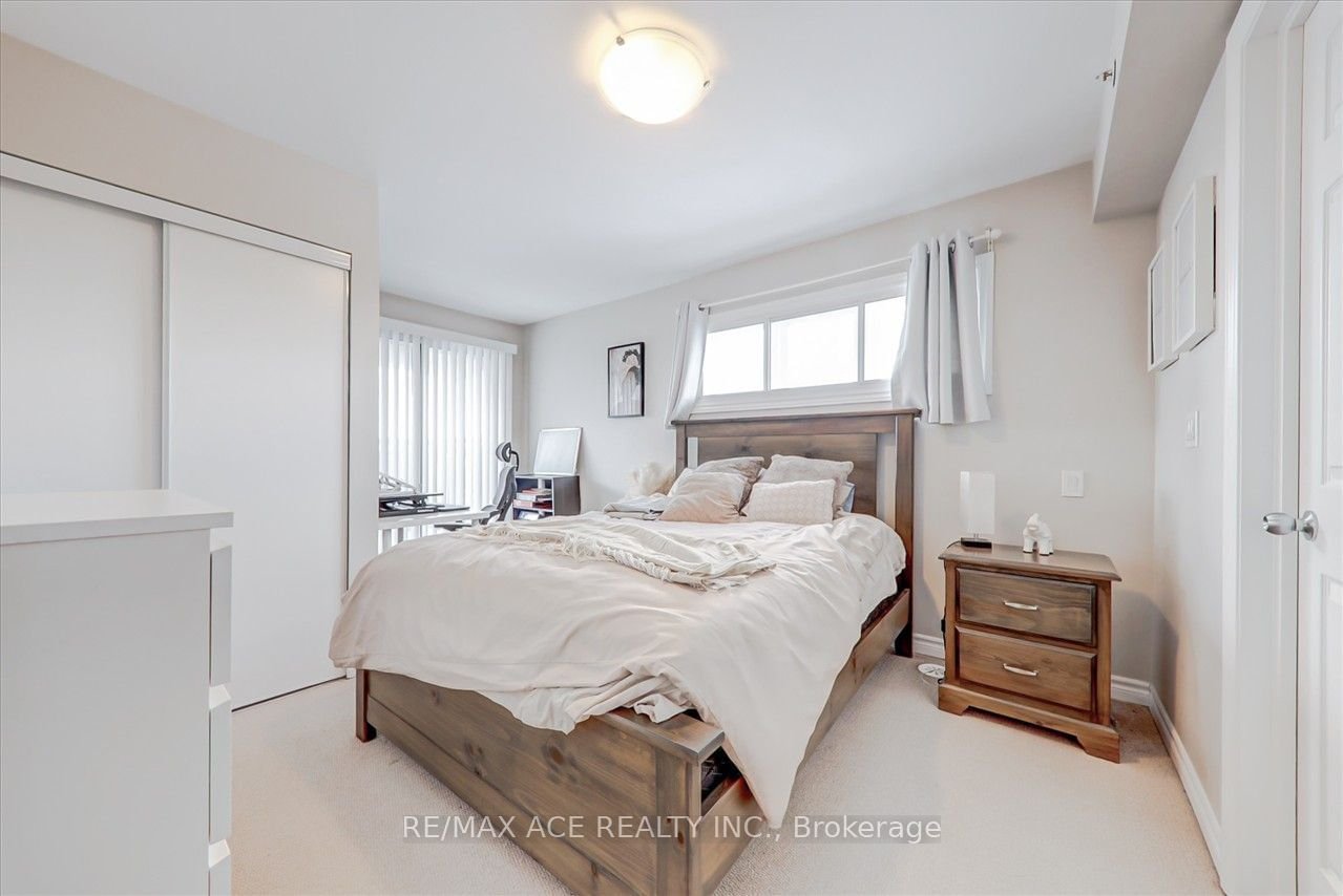 30 Carnation Ave, unit Th92 for sale - image #21