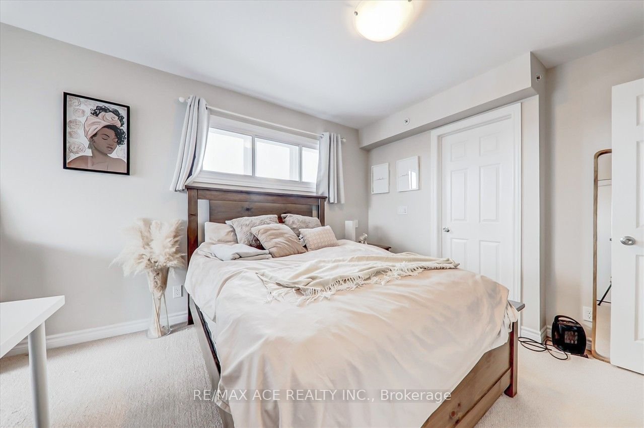 30 Carnation Ave, unit Th92 for sale - image #22