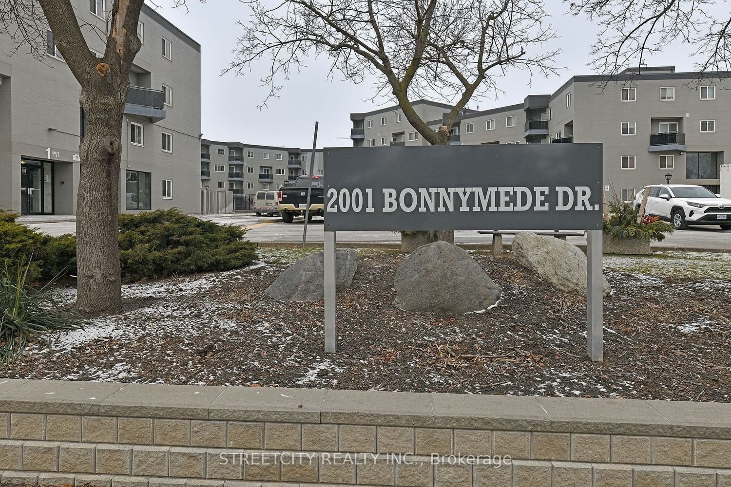 2001 Bonnymede Dr, unit 140 for sale - image #16