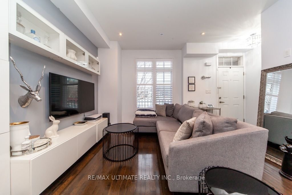 107 The Queensway, unit Th116 for sale - image #3