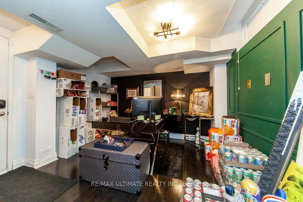 107 The Queensway, unit Th116 for sale - image #30