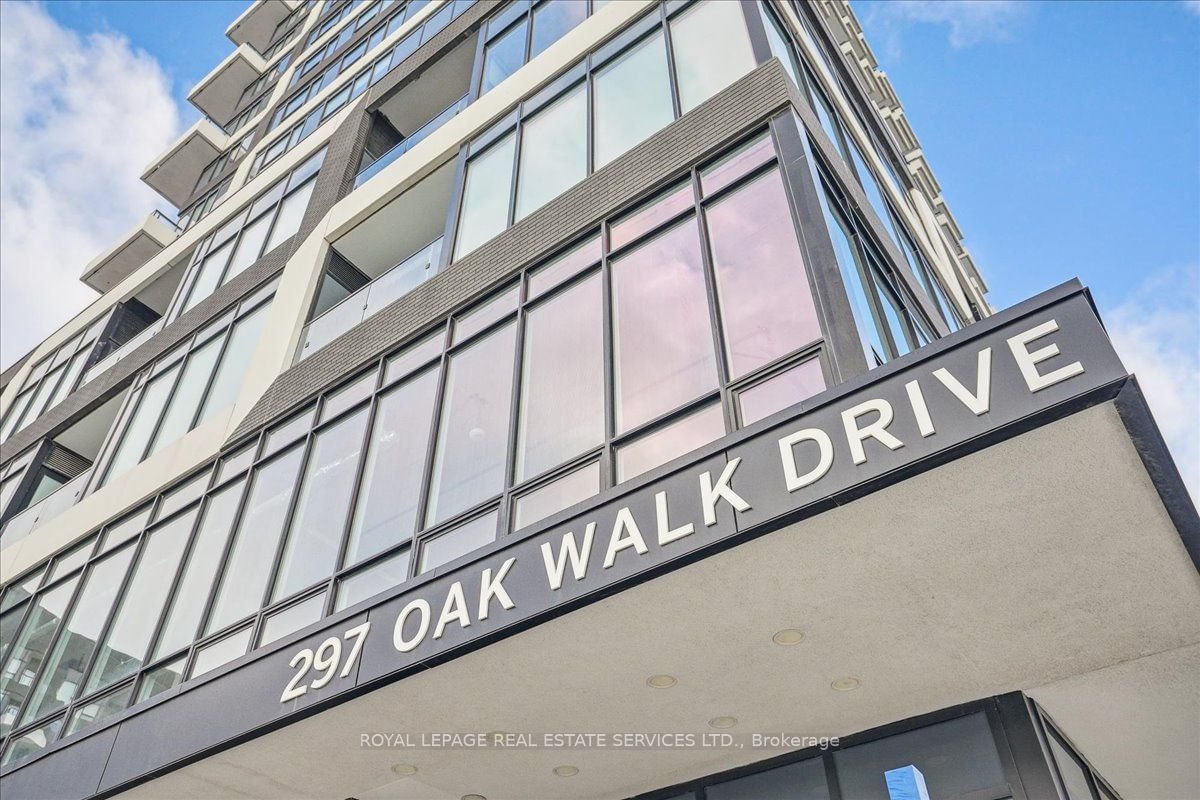 297 Oak Walk Dr, unit 809 for sale - image #2