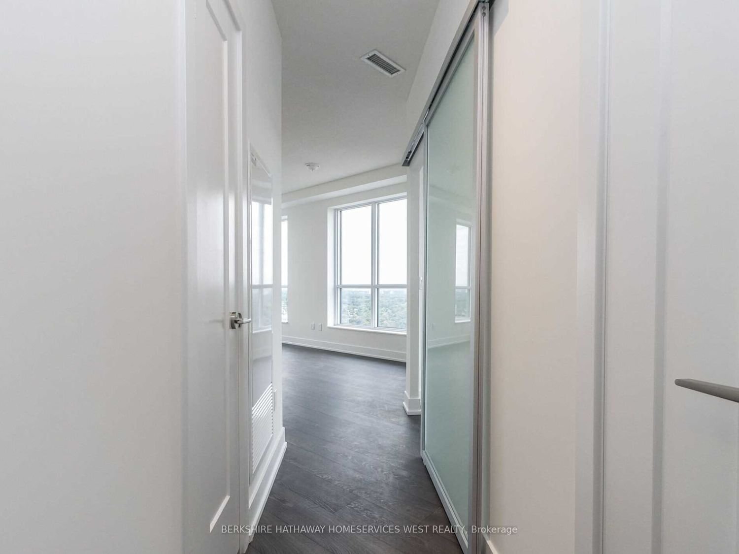 7 Mabelle Ave, unit 3704 for sale - image #5