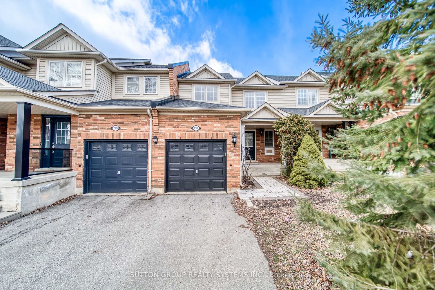 2376 Baintree Cres | 3 Beds | 2 Baths