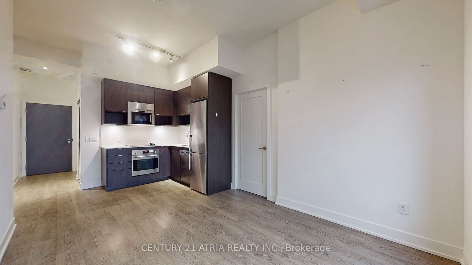 7 Mabelle Ave, unit 3701 for rent - image #5