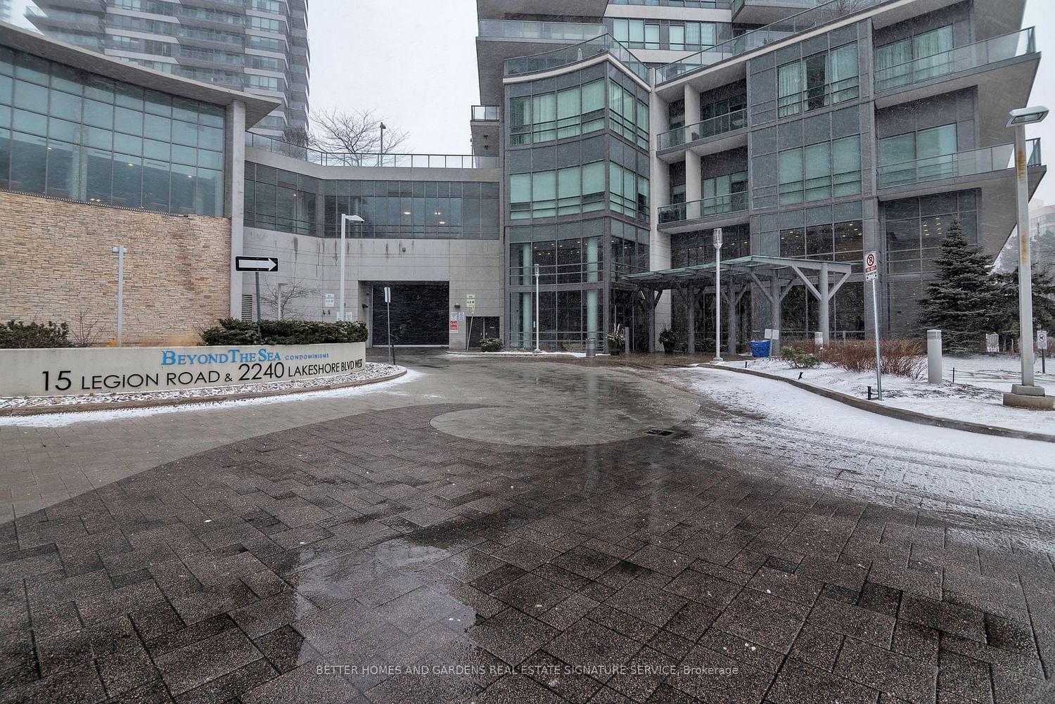 2240 Lakeshore Blvd W, unit 317 for sale - image #2