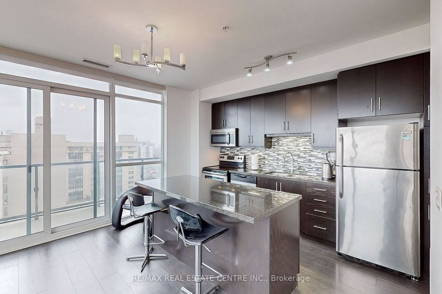 15 James Finlay Way, unit 1126 for sale - image #14