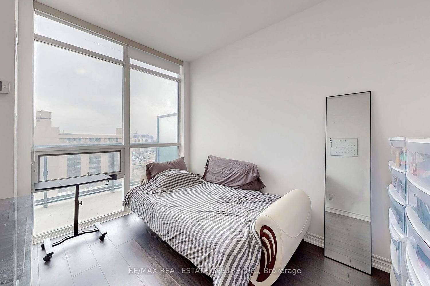 15 James Finlay Way, unit 1126 for sale - image #22