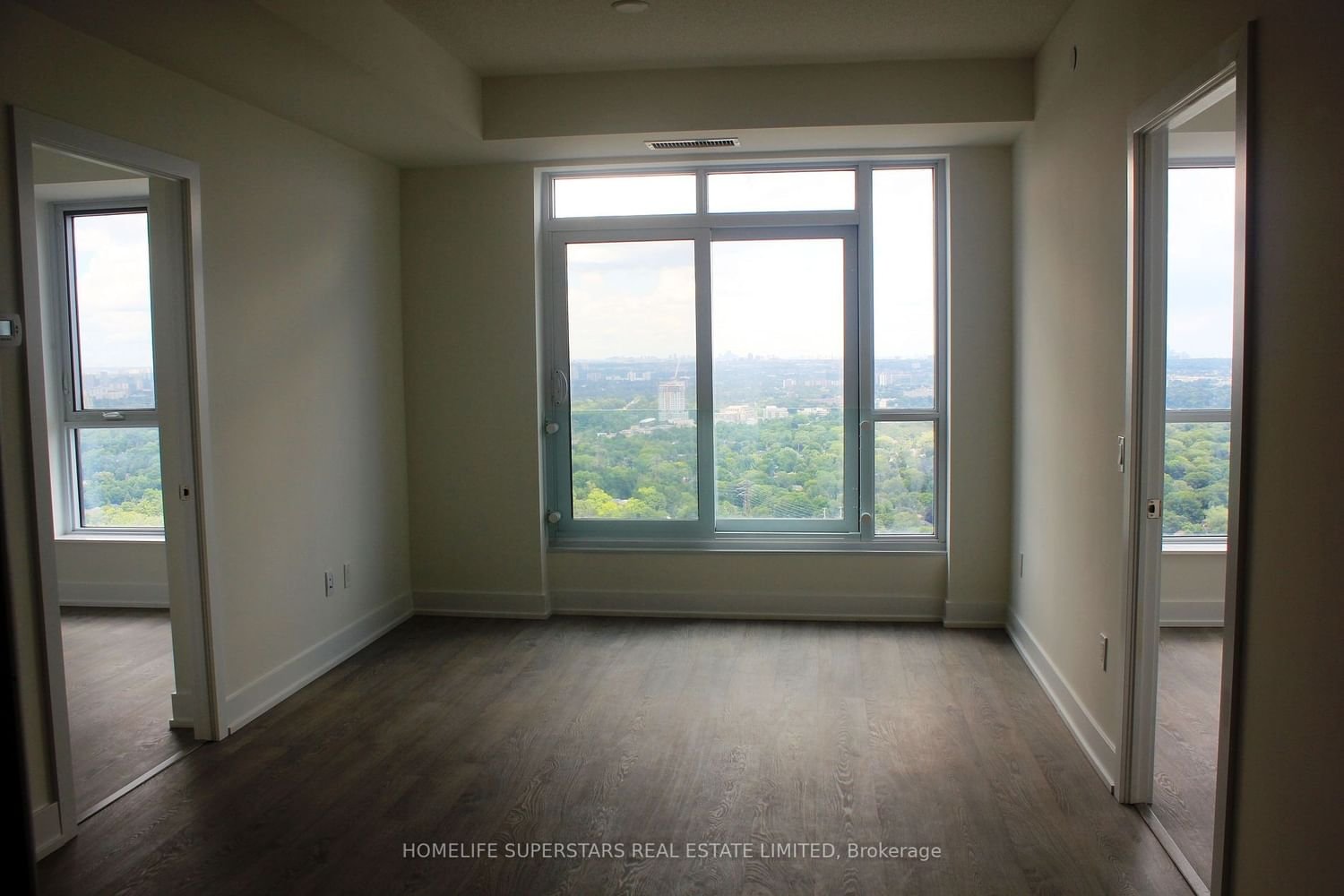7 Mabelle Ave, unit 4107 for rent - image #4