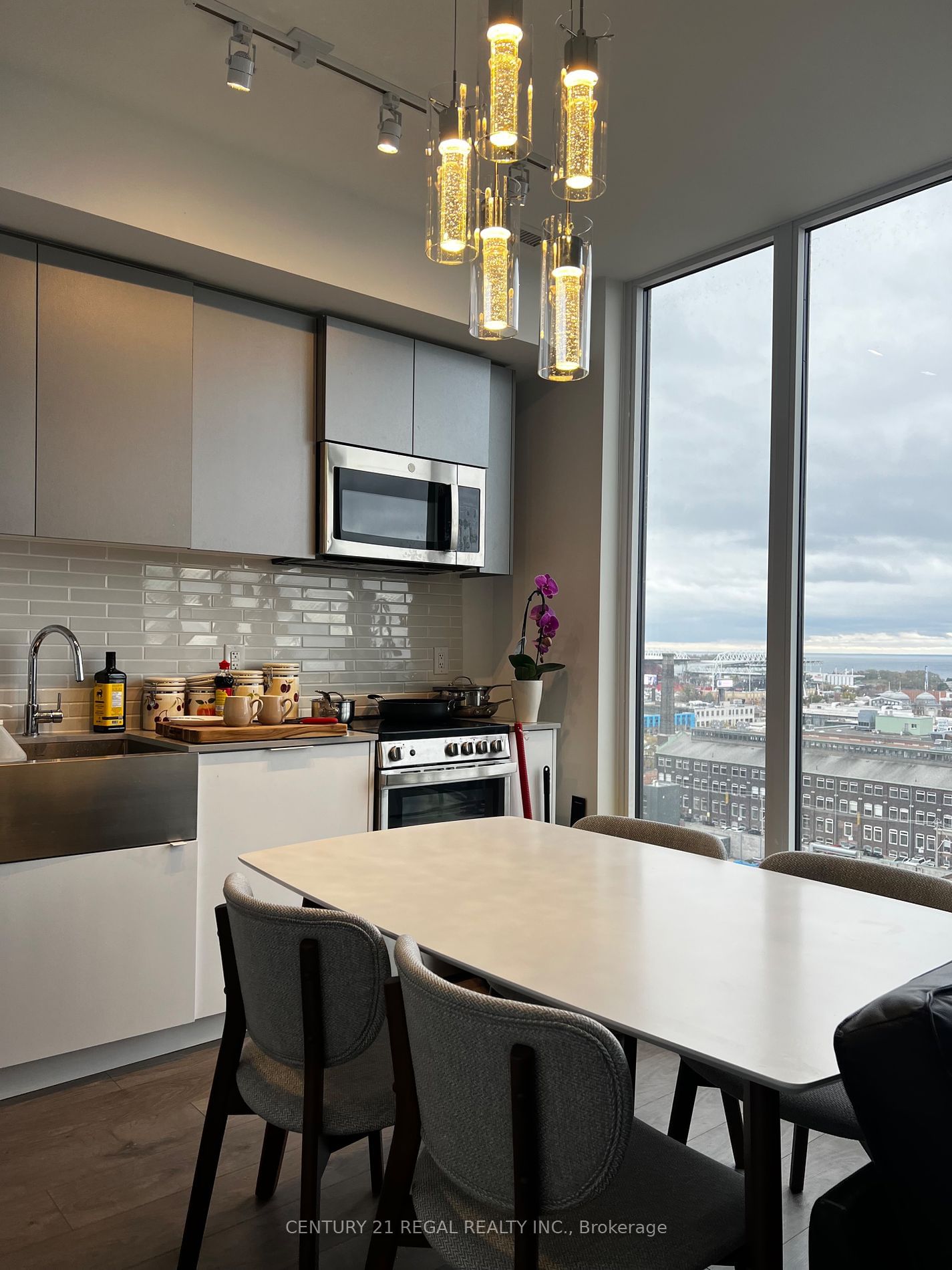 270 Dufferin St, unit 1107 for sale - image #7