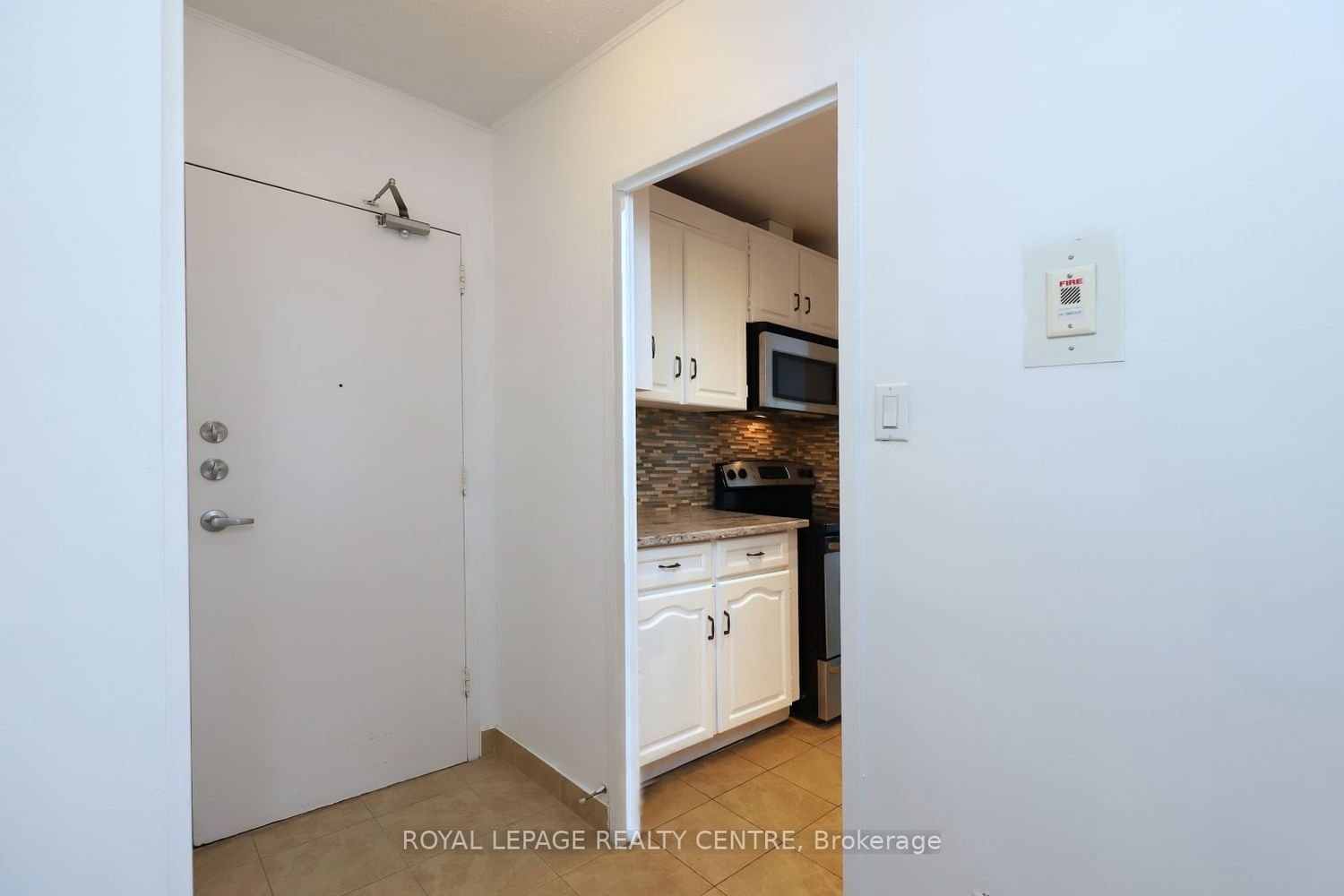 3105 Queen Frederica Dr, unit 304 for sale - image #3
