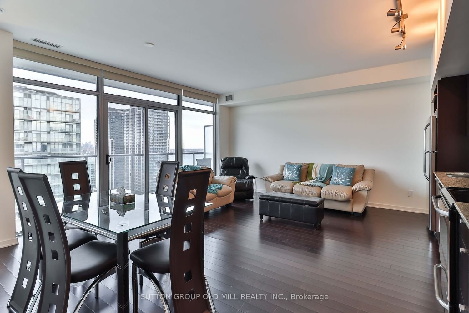 105 The Queensway, unit 2516 for rent - image #11