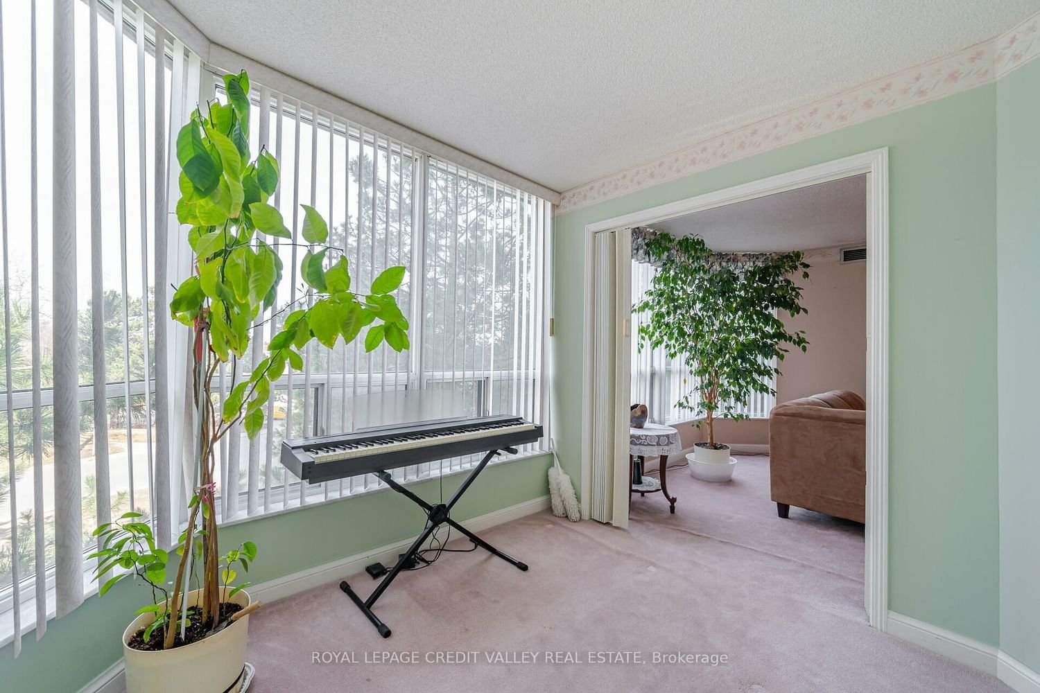 24 Hanover Rd, unit 301 for sale - image #10