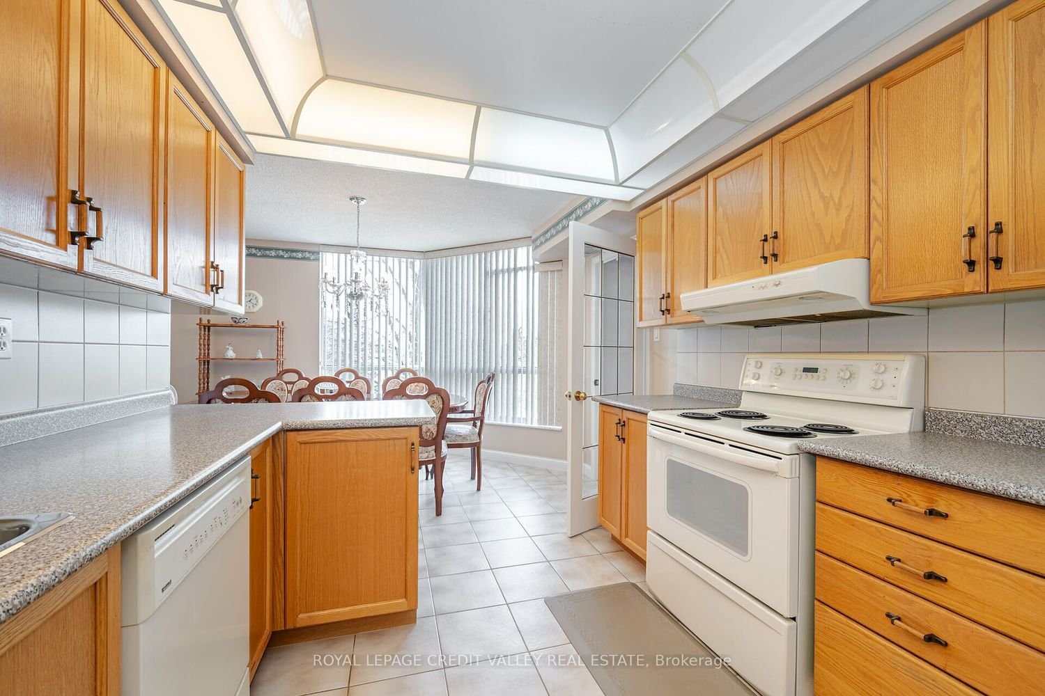 24 Hanover Rd, unit 301 for sale - image #16