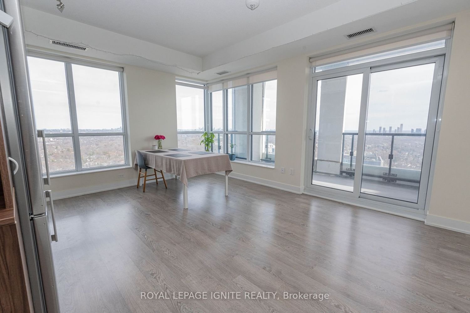 7 Mabelle Ave, unit 3608 for sale - image #3
