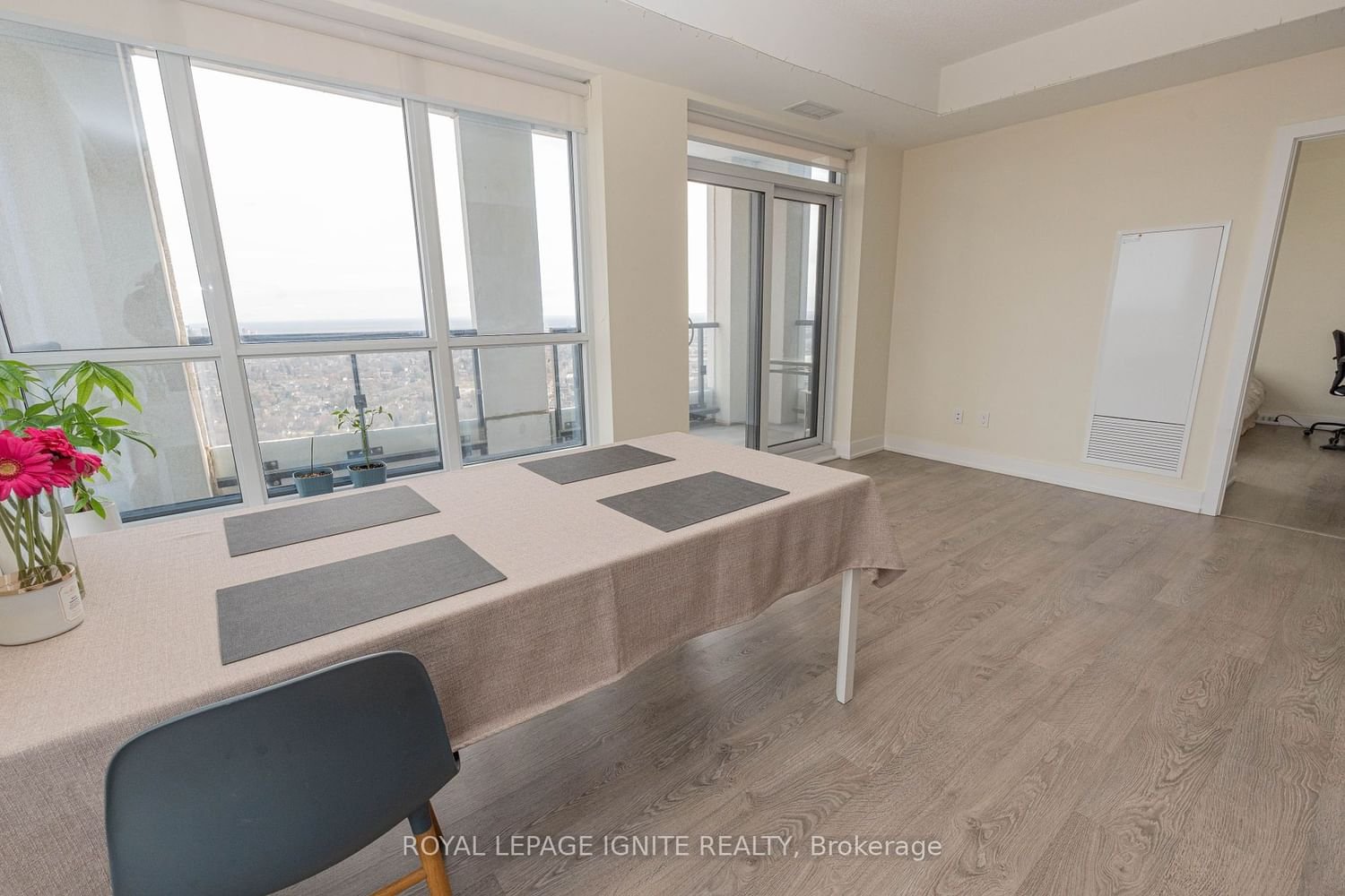 7 Mabelle Ave, unit 3608 for sale - image #5