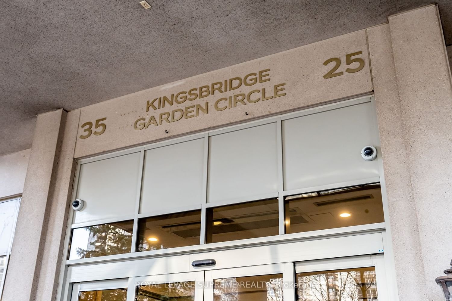 25 Kingsbridge Garden Circ, unit 2022 for rent - image #5