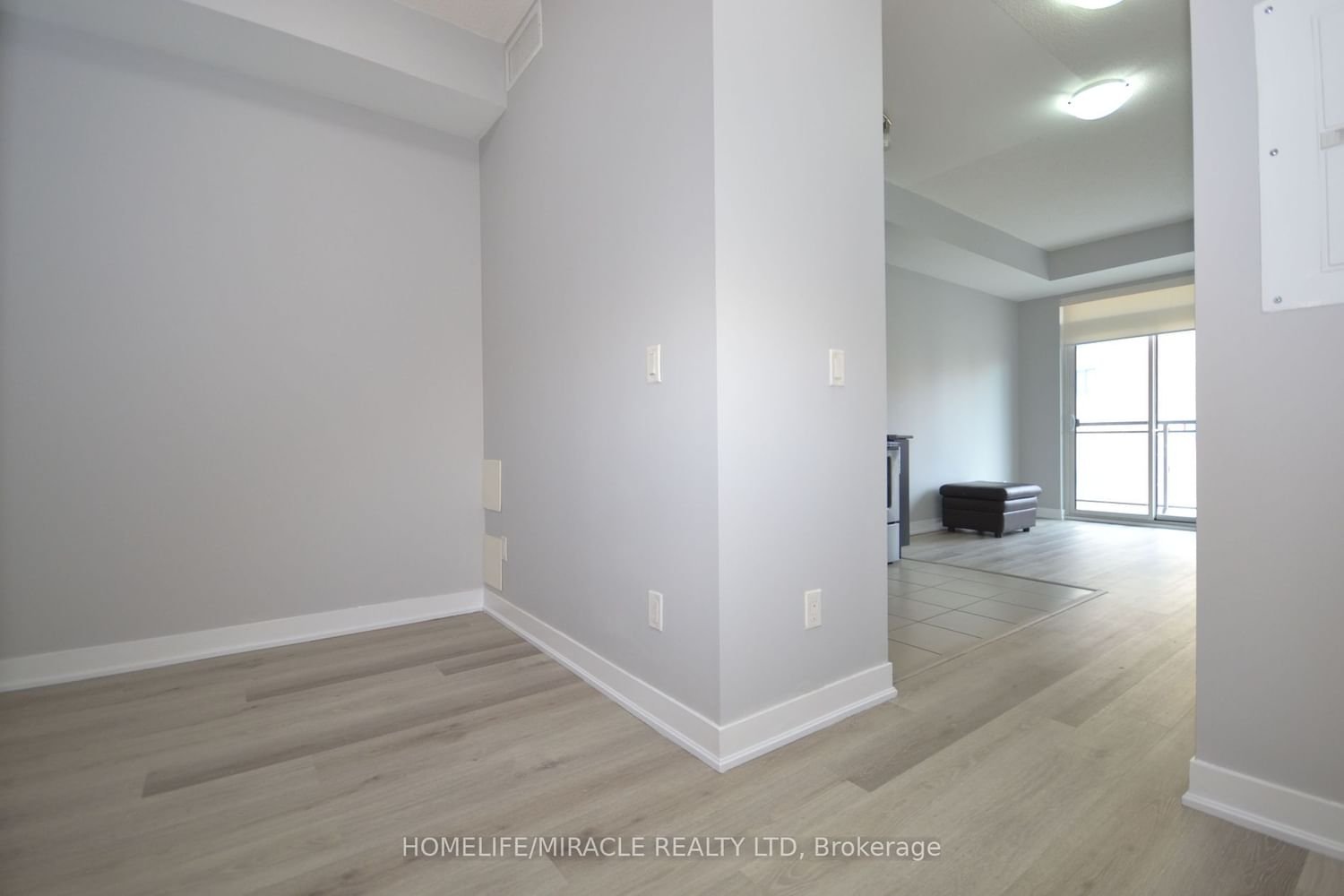 840 Queens Plate Dr, unit 1101 for rent - image #10