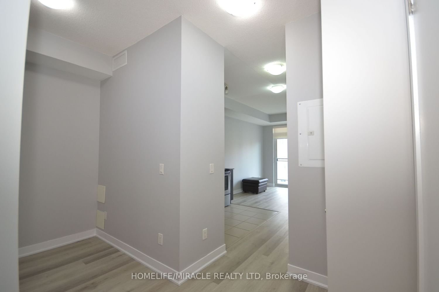 840 Queens Plate Dr, unit 1101 for rent - image #4