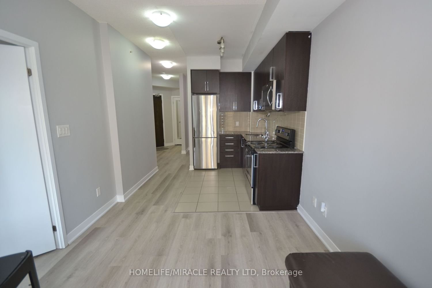 840 Queens Plate Dr, unit 1101 for rent - image #7