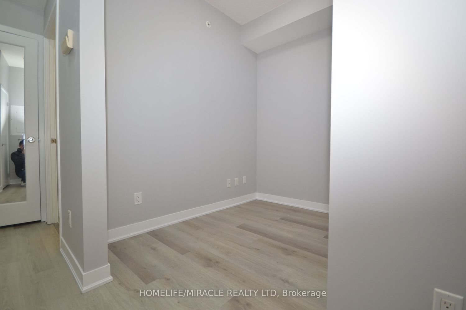 840 Queens Plate Dr, unit 1101 for rent - image #9