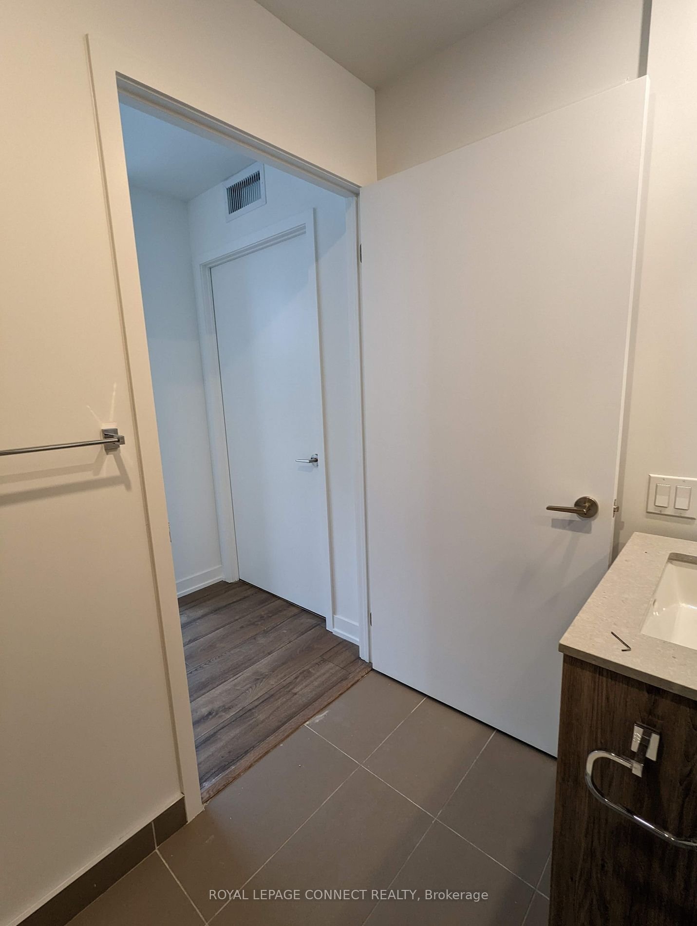 1787 St. Clair Ave W, unit 711 for rent - image #15