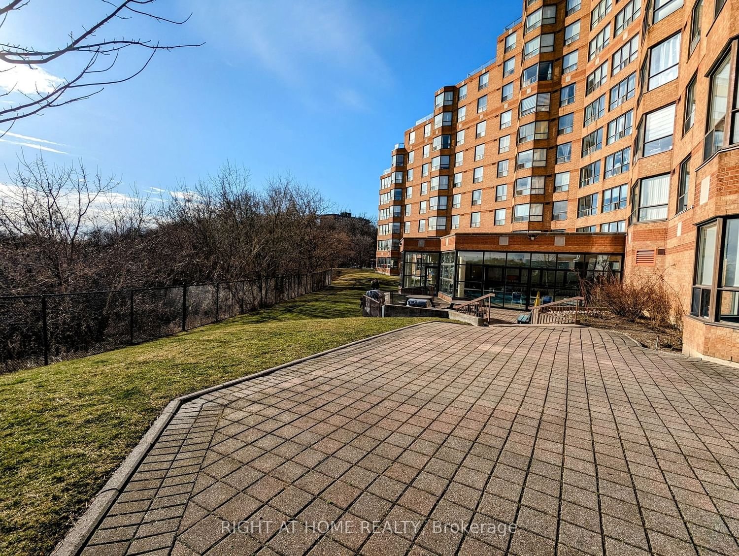 6 Humberline Dr, unit #907 for rent - image #28