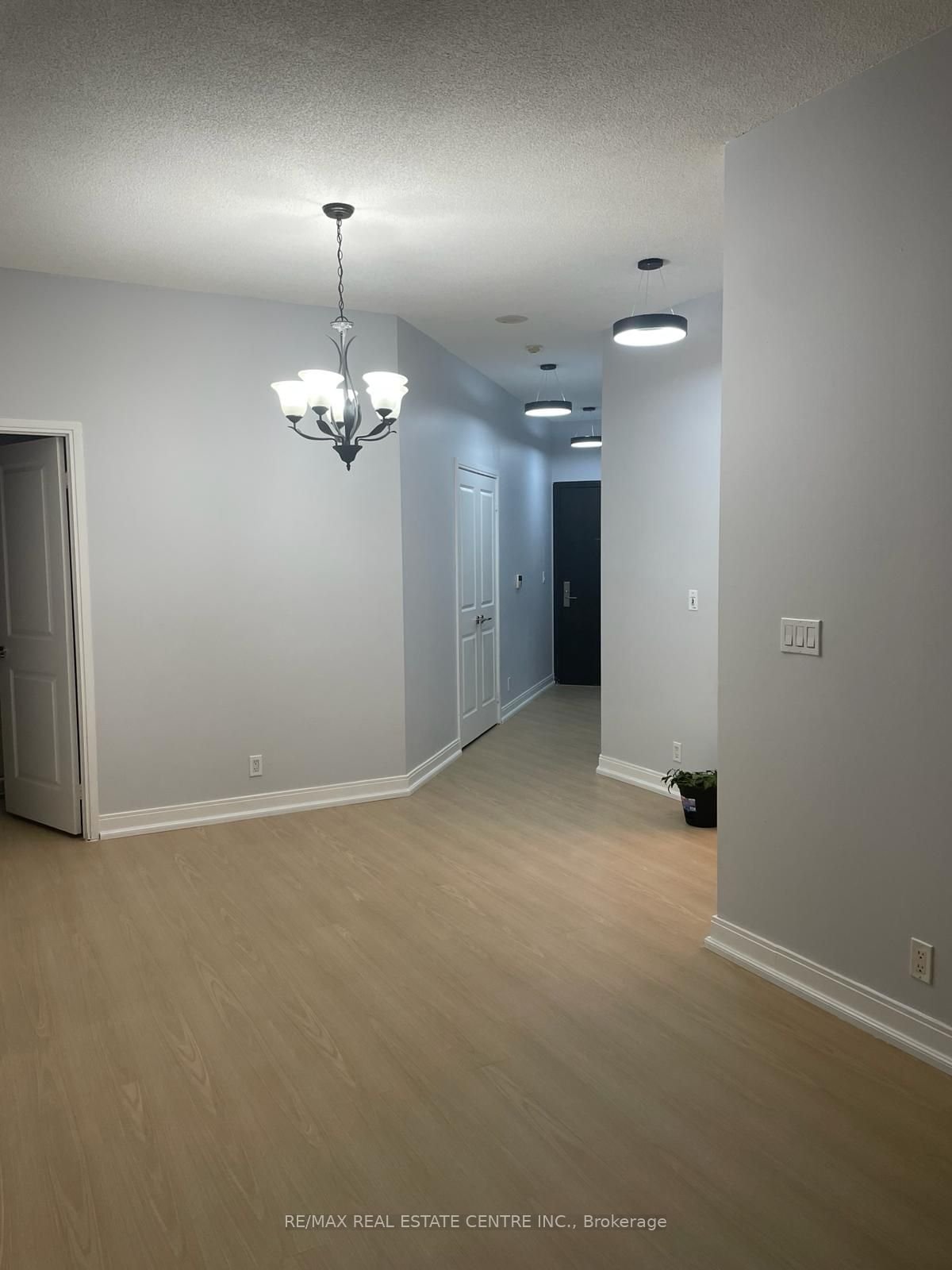80 Absolute Ave, unit 103 for rent - image #4