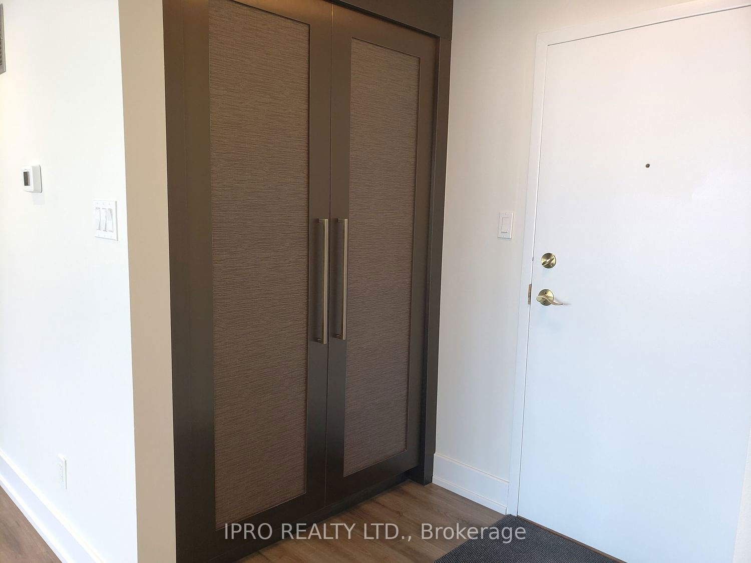 1360 Rathburn Rd E, unit 1705 for rent - image #5