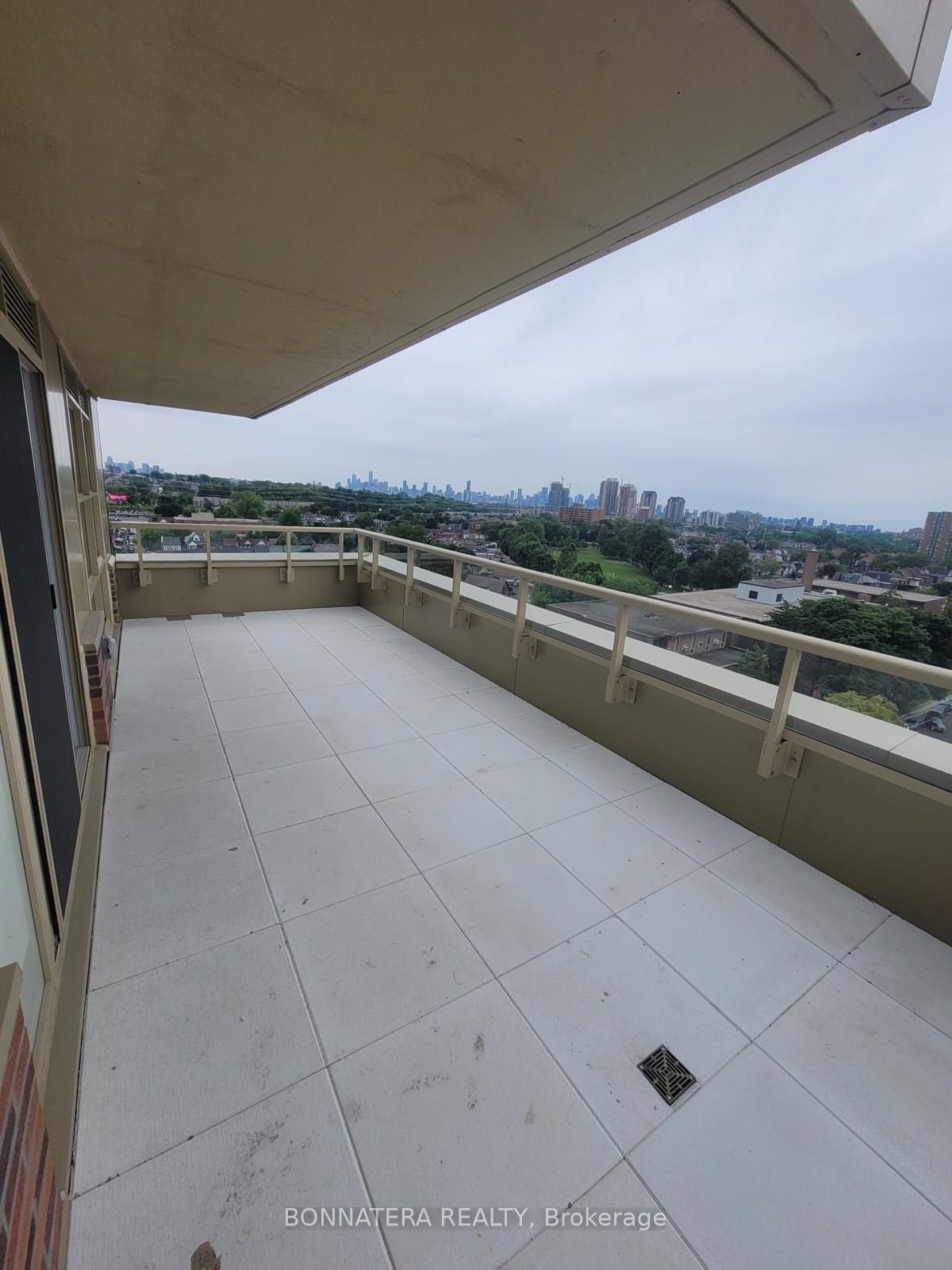 1787 St. Clair Ave W, unit 1013 for rent - image #4