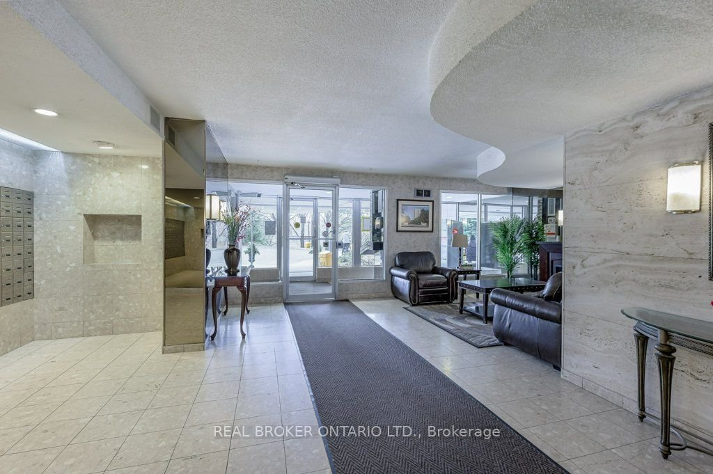 3100 Kirwin Ave, unit 2102 for sale - image #3