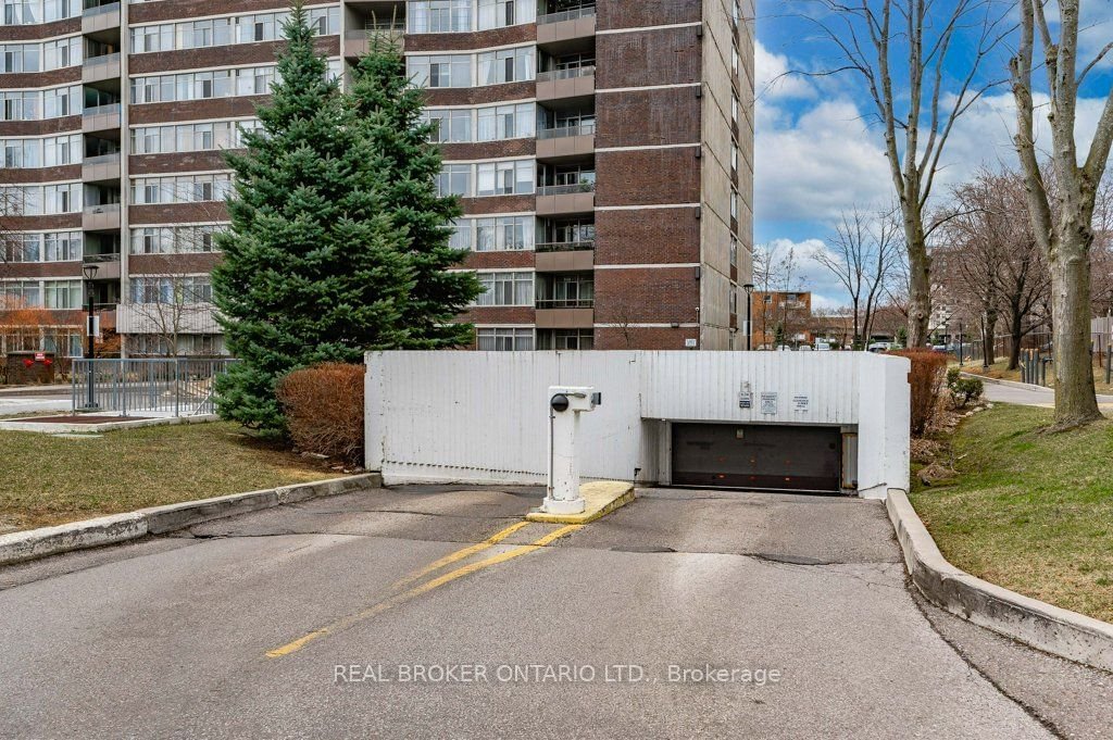 3100 Kirwin Ave, unit 2102 for sale - image #33