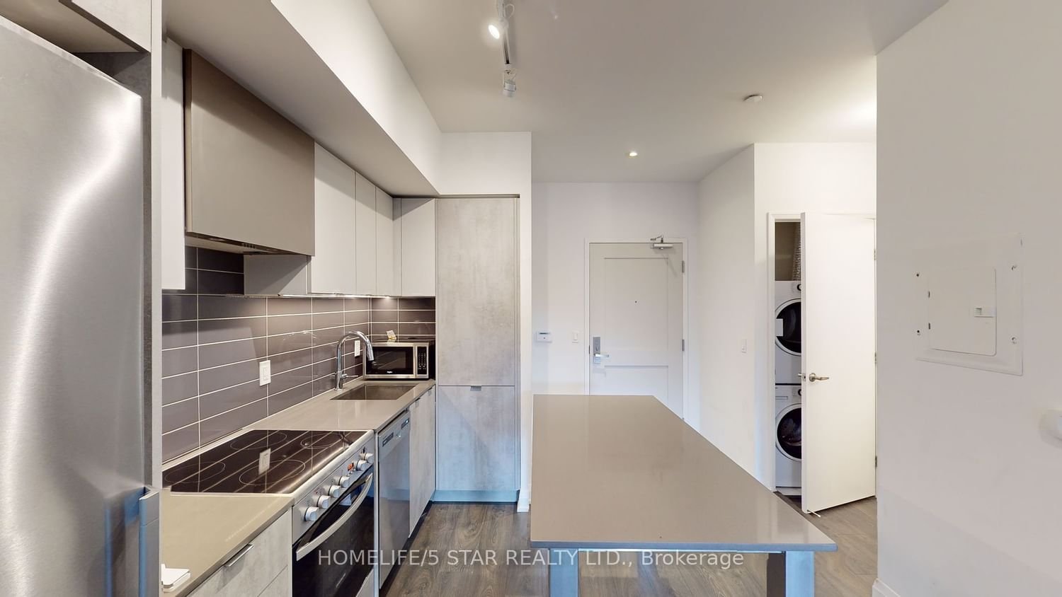 26 Gibbs Rd, unit 215 for sale - image #4