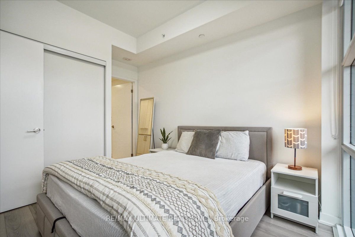 1787 St Clair Ave W, unit 220 for rent - image #16