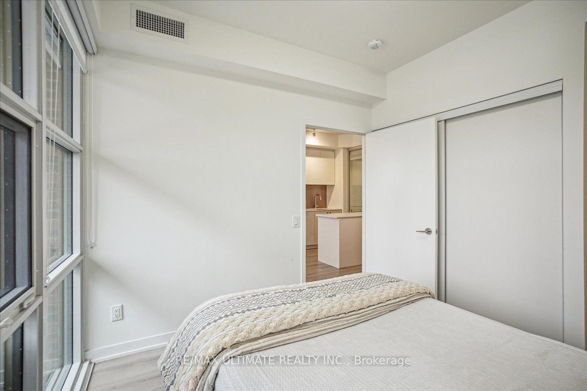1787 St Clair Ave W, unit 220 for rent - image #18