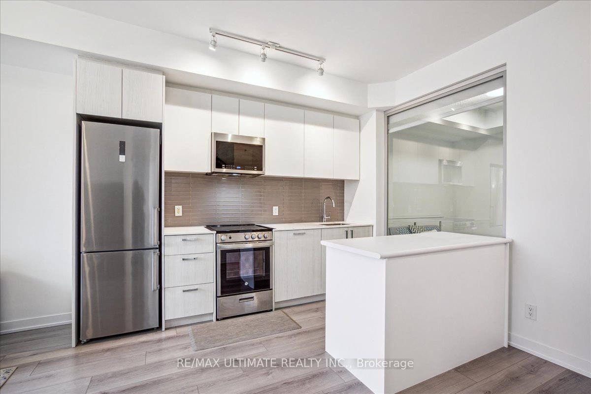 1787 St Clair Ave W, unit 220 for rent - image #4