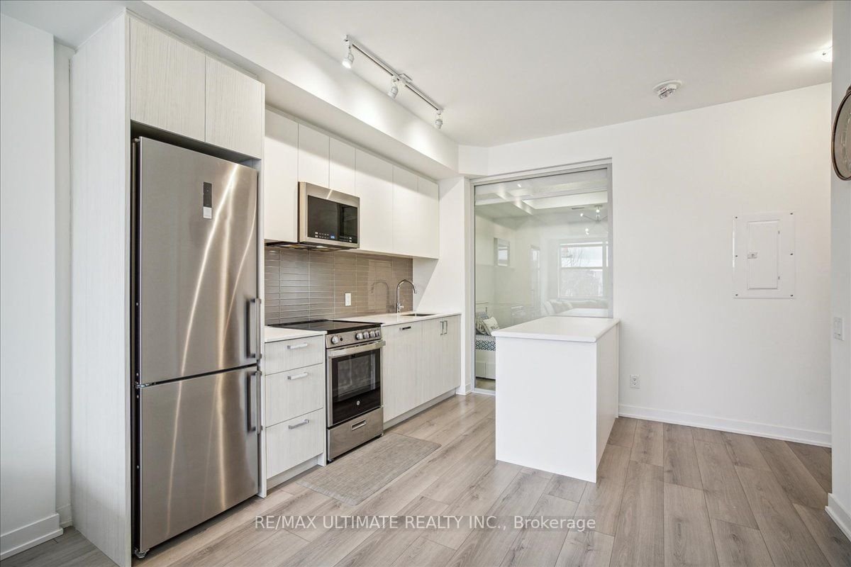 1787 St Clair Ave W, unit 220 for rent - image #5